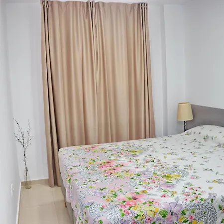 Puerta Del Sol Apartment *