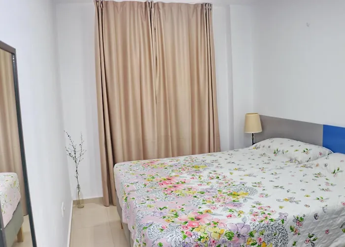 Puerta Del Sol Apartment *